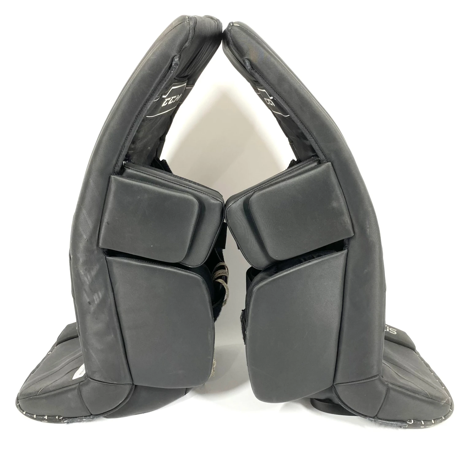 CCM AXIS - Used Pro Stock Goalie Pads (Black) 2 CCM AXIS - Used Pro Stock Goalie Pads (Black) - Image 2
