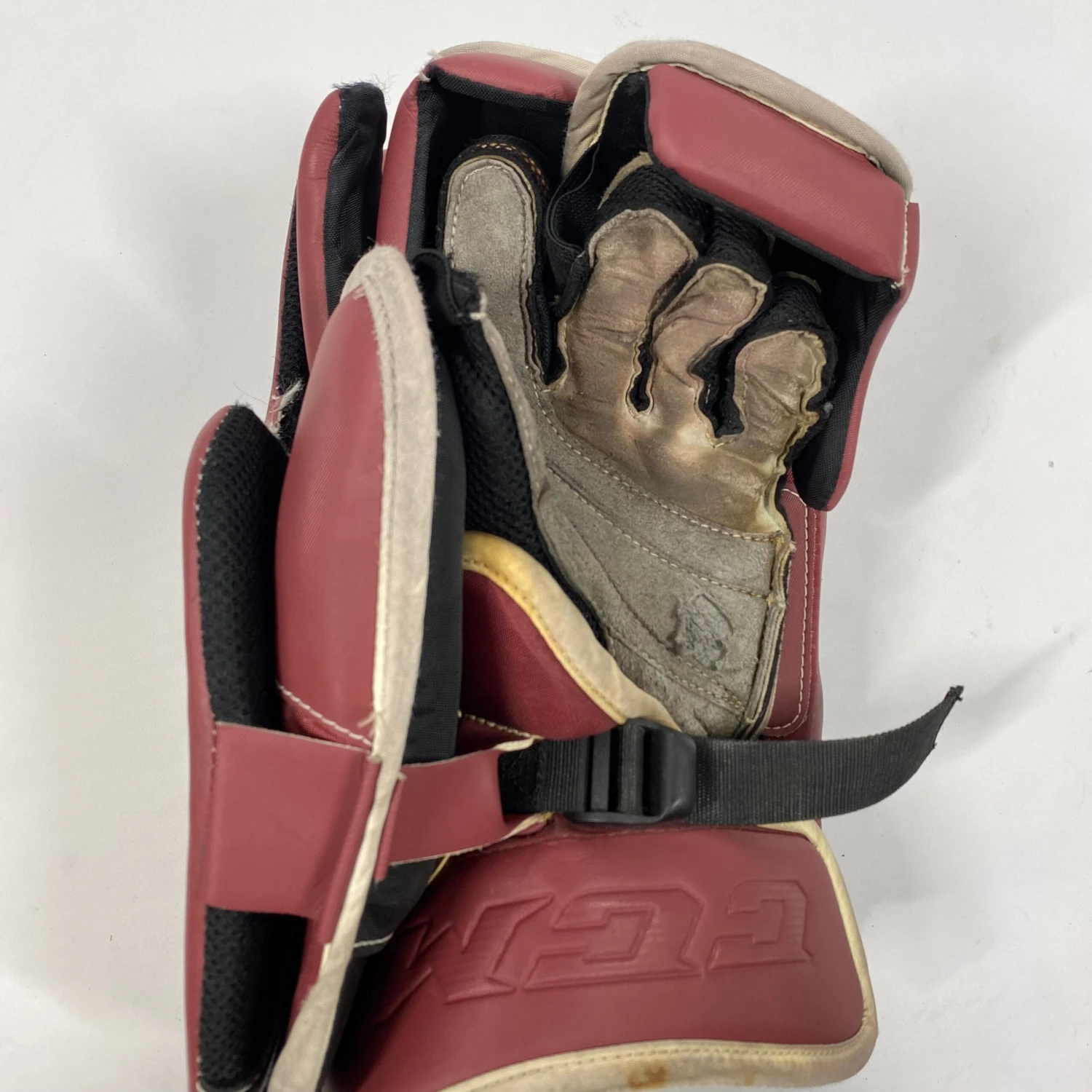 CCM Extreme Flex 5 - Used Full Right Pro Stock Goalie Blocker (Maroon) 3 CCM Extreme Flex 5 - Used Full Right Pro Stock Goalie Blocker (Maroon) - Image 3