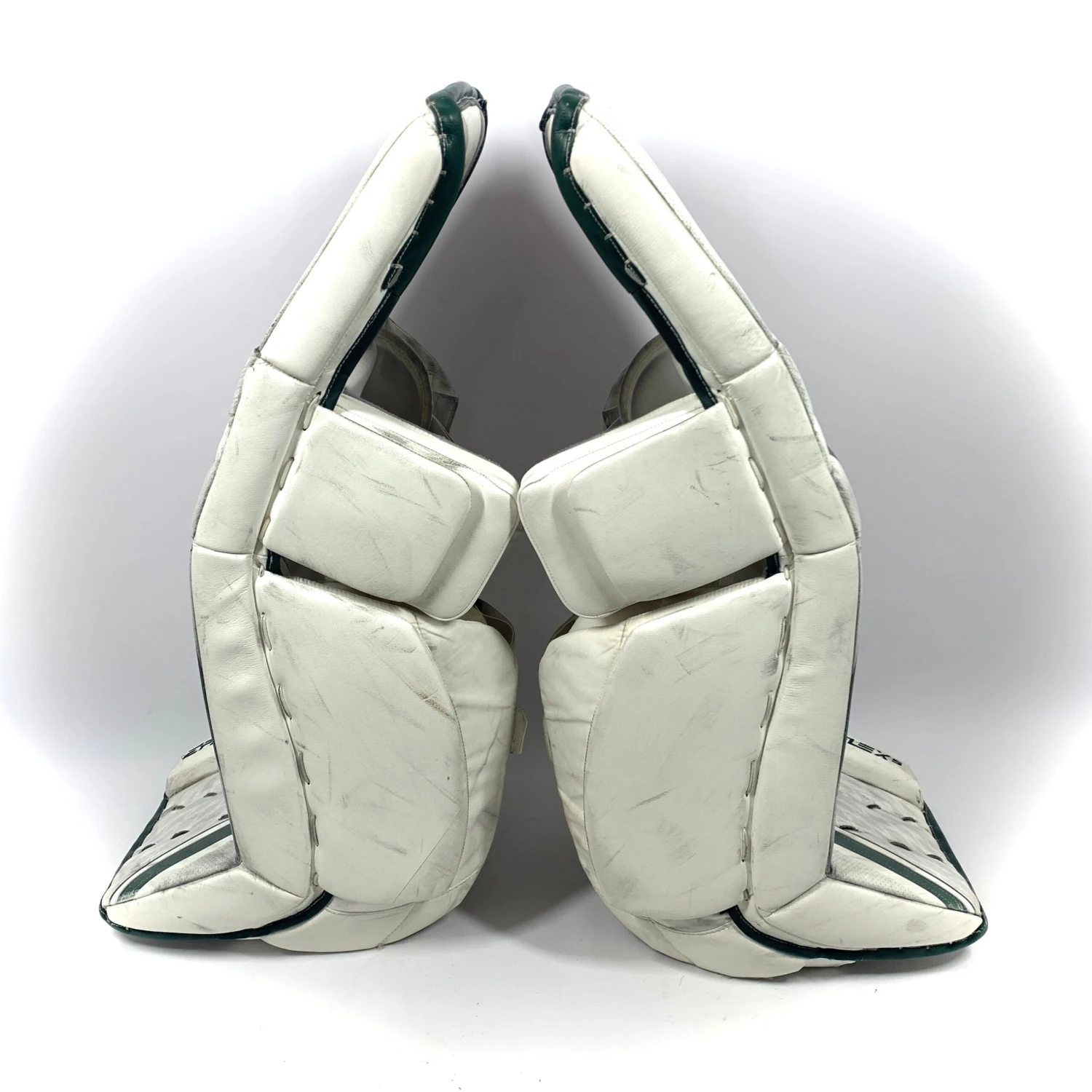 CCM Extreme Flex 5 - Used Pro Stock Goalie Pads (White/Green) 2 CCM Extreme Flex 5 - Used Pro Stock Goalie Pads (White/Green) - Image 2