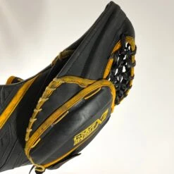 CCM Extreme Flex IV - Used Pro Stock Goalie Full Set (Black/Yellow) 20 CCM Extreme Flex IV - Used Pro Stock Goalie Full Set (Black/Yellow) -Hockey Stick Man Shop Photo2023 06 13 13843PM