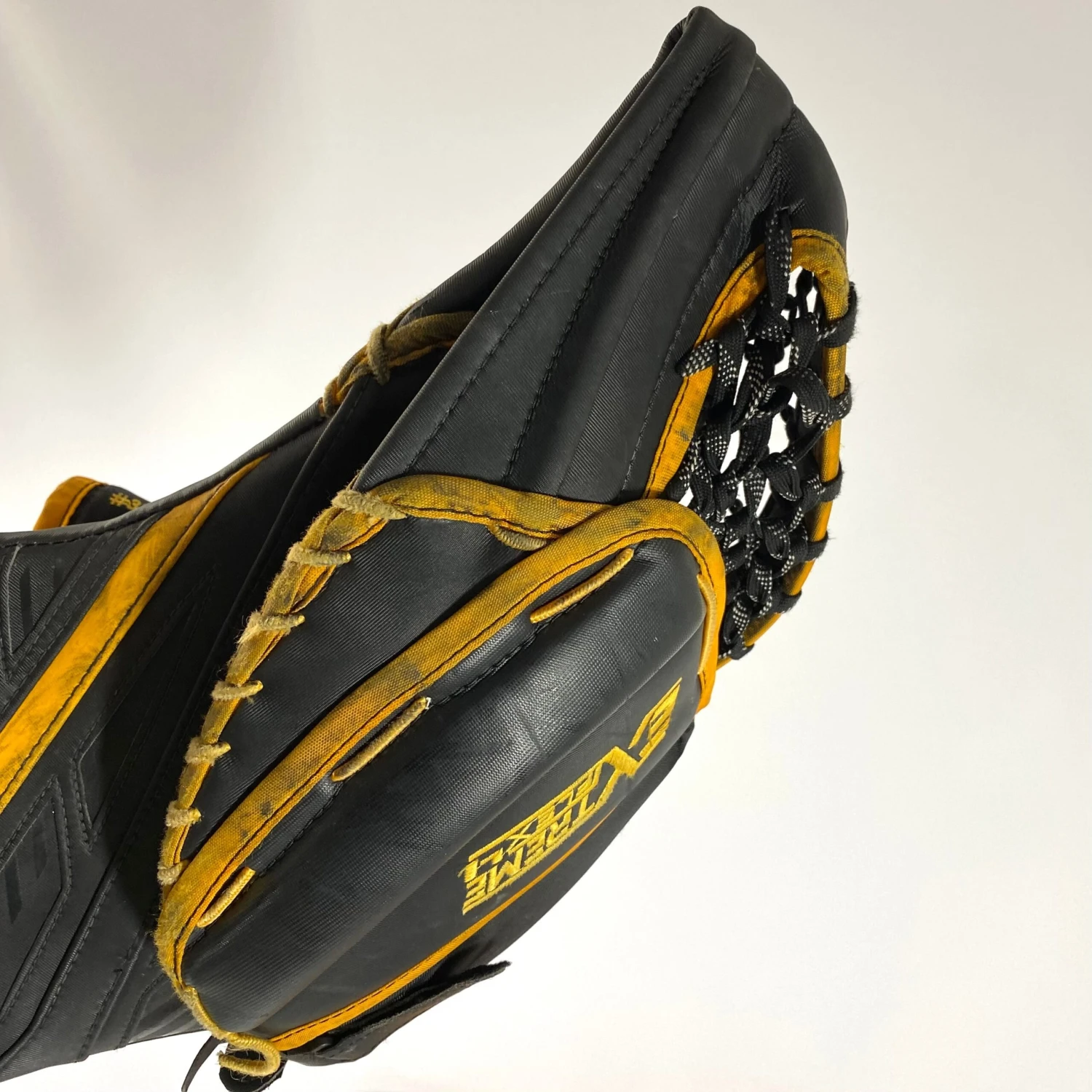 CCM Extreme Flex IV - Used Pro Stock Goalie Full Set (Black/Yellow) 10 CCM Extreme Flex IV - Used Pro Stock Goalie Full Set (Black/Yellow) - Image 10