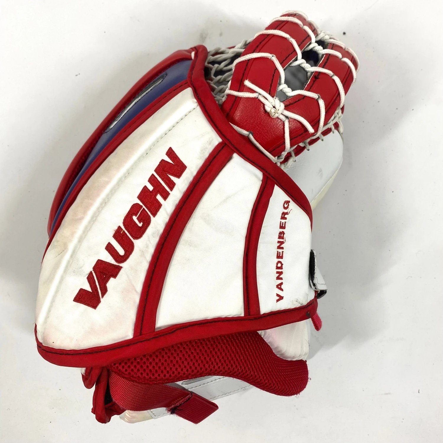 Vaughn Velocity V9 - Used Pro Stock Goalie Glove - (Red/Blue/White) 2 Vaughn Velocity V9 - Used Pro Stock Goalie Glove - (Red/Blue/White) - Image 2