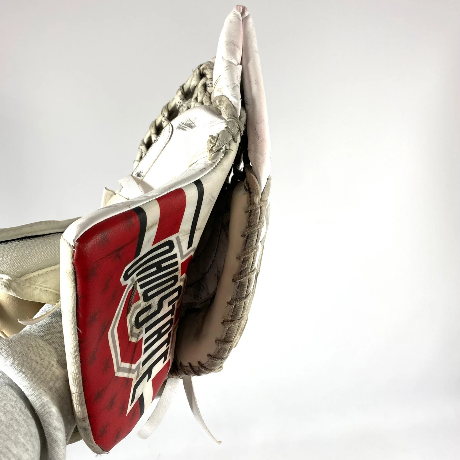 Bauer Vapor 2X Pro - Used Pro Stock Goalie Glove (Red/White) 4 Bauer Vapor 2X Pro - Used Pro Stock Goalie Glove (Red/White) - Image 4