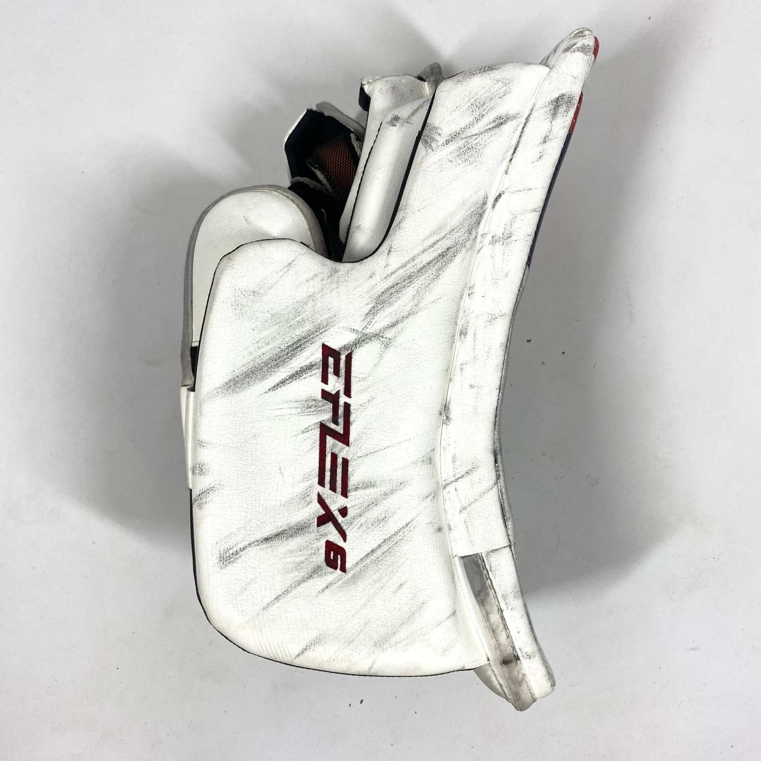 CCM Extreme Flex 6 - Used Goalie Blocker (Red/White/Blue) 2 CCM Extreme Flex 6 - Used Goalie Blocker (Red/White/Blue) - Image 2