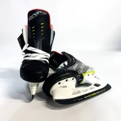 Bauer Vapor Hyperlite Hockey Skates - Size 4 Fit 1