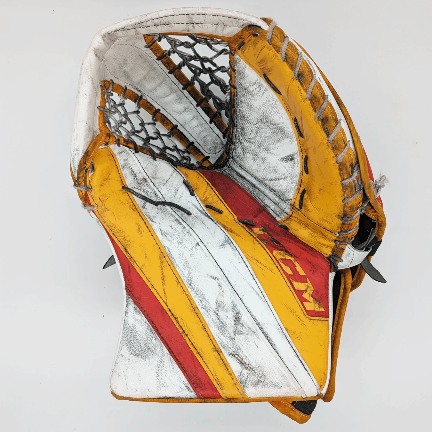 CCM Extreme Flex 5 - Used Pro Stock Regular Goalie Glove (White/Red/Yellow) 1 CCM Extreme Flex 5 - Used Pro Stock Regular Goalie Glove (White/Red/Yellow)