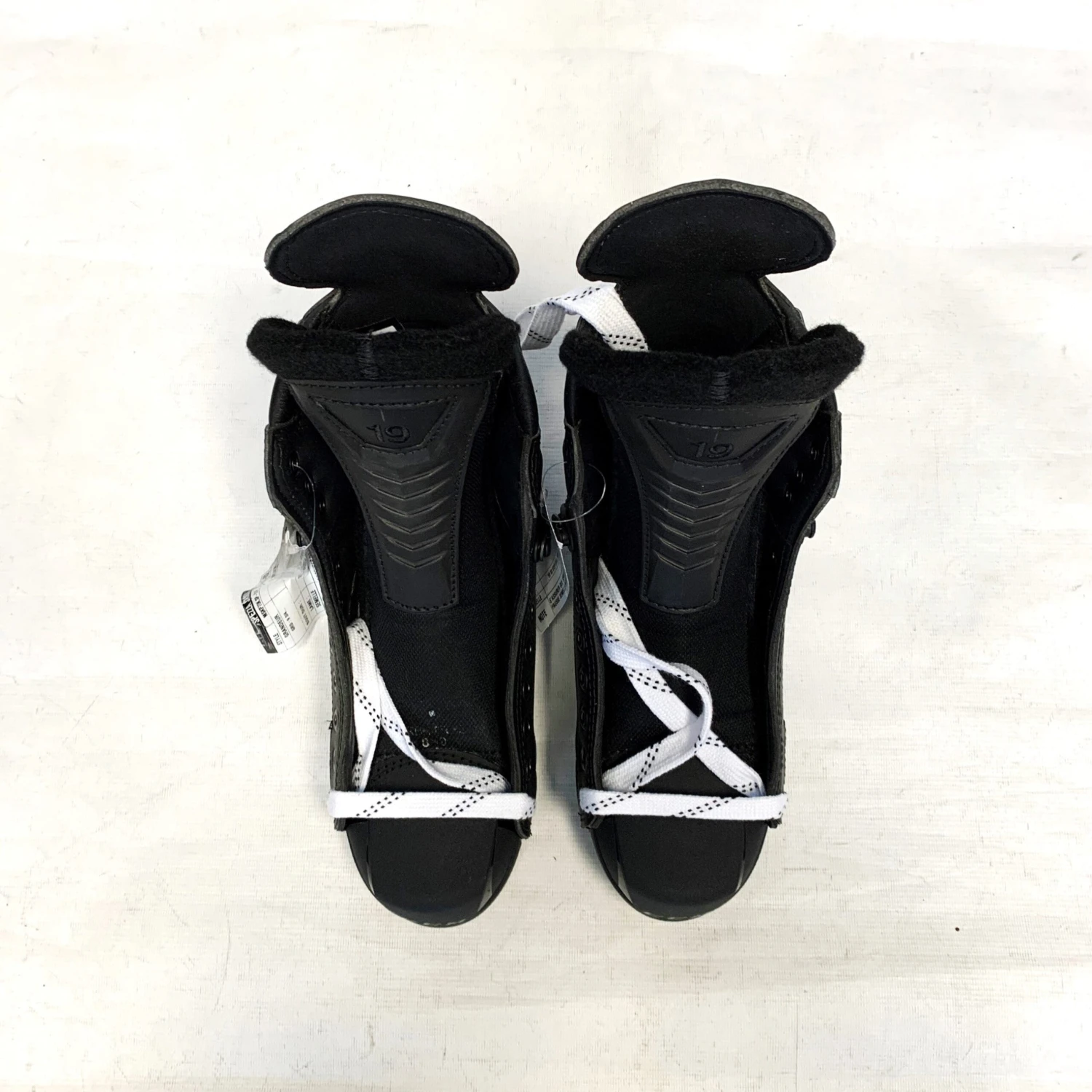 CCM Ribcor 70K Hockey Skates - Unassembled - Size 9.75D - Spezza - Toronto Maple Leafs 2 CCM Ribcor 70K Hockey Skates - Unassembled - Size 9.75D - Spezza - Toronto Maple Leafs - Image 2